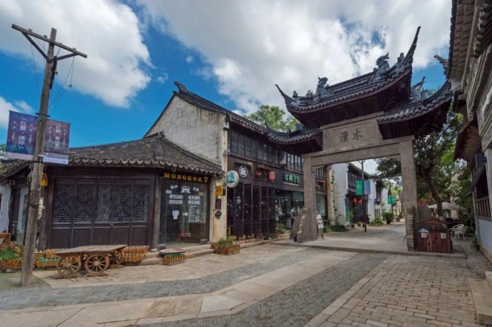 《幻兽帕鲁》抓魔渊龙使用帕鲁球介绍